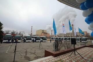 В Актау предприятию MAЭK вручили 20 автобусов В Актау предприятию MAЭK вручили 20 автобусов