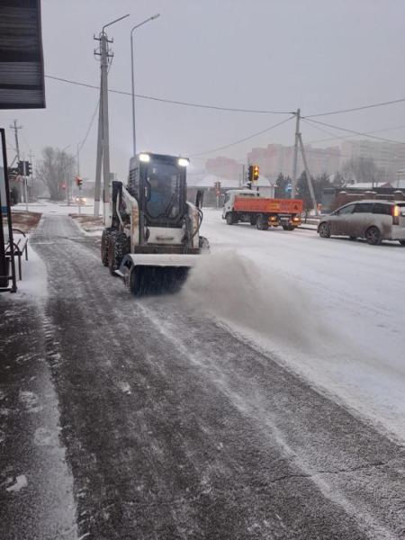 В Астане коммунальные службы работают в усиленном режиме из-за снегопада В Астане коммунальные службы работают в усиленном режиме из-за снегопада