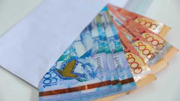 "Тратила на азартные игры". Многодетная мать из Шымкента выманила у нескольких человек 35,4 млн тенге
"Тратила на азартные игры". Многодетная мать из Шымкента выманила у нескольких человек 35,4 млн тенге