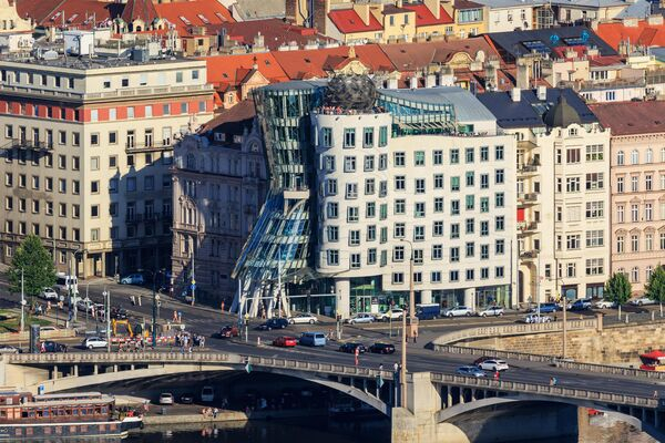 От "Хан-Шатыра" в Астане до "Тонкого дома" в Лондоне: самые необычные здания мира фото