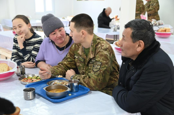 Воинскую часть Карагандинского гарнизона посетили родители солдат