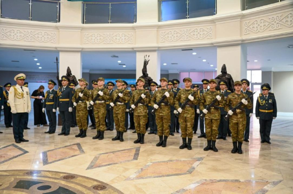 Молодые солдаты творческого взвода дали клятву на верность Родине Молодые солдаты творческого взвода дали клятву на верность Родине