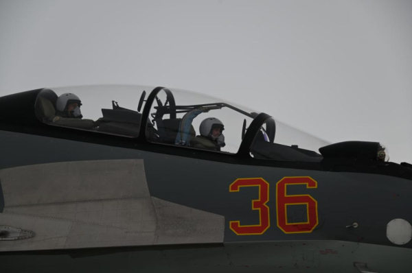 Военные летчики посвятили учебно-тренировочные полеты выдающемуся полководцу Бауыржану Момышулы