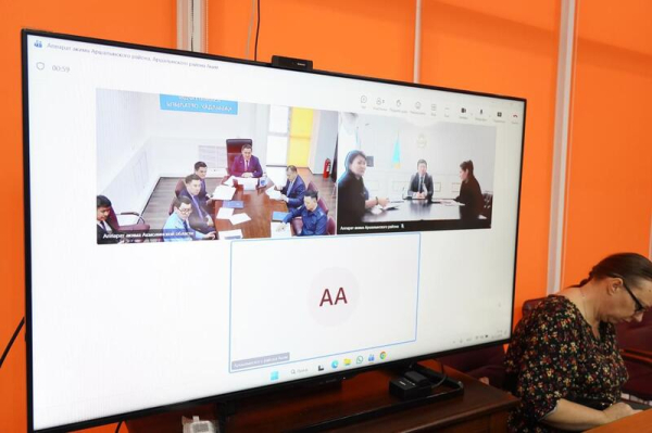 Аким Акмолинской области Марат Ахметжанов провел прием граждан Аким Акмолинской области Марат Ахметжанов провел прием граждан