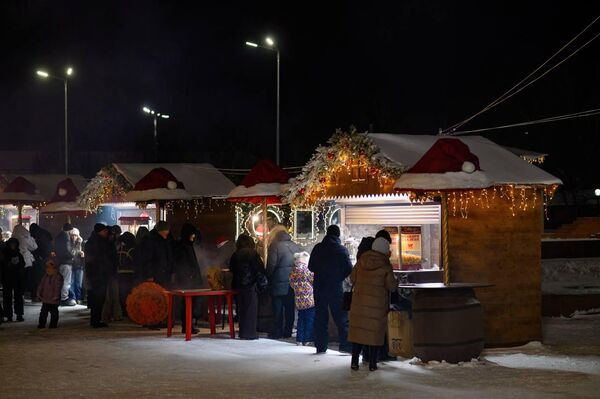 Как зажигали елки в регионах Казахстана 