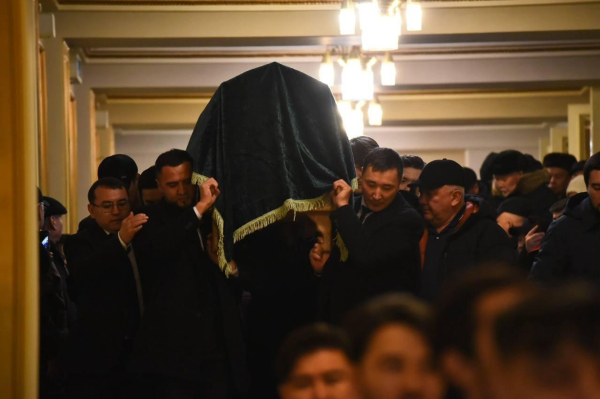 В Алматы прощаются с Асанали Ашимовым 