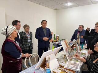 Аким области посетил центр активного долголетия города Степногорска Аким области посетил центр активного долголетия города Степногорска