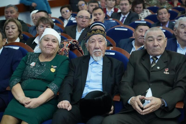 Аким Акмолинской области Марат Ахметжанов провел встречу с жителями Коргалжынского района Аким Акмолинской области Марат Ахметжанов провел встречу с жителями Коргалжынского района