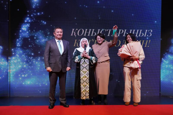 В новую квартиру &ndash; в Новый год: очередникам Косшы вручили ключи