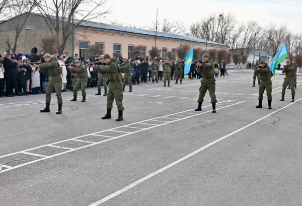 Более 60 солдат осеннего призыва присягнули на верность Казахстану