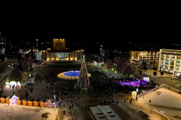 Как зажигали елки в регионах Казахстана 