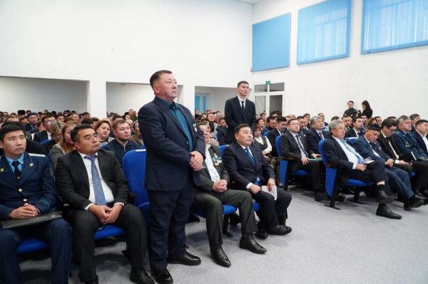 Аким Акмолинской области Марат Ахметжанов встретился с жителями Ерейментауского района Аким Акмолинской области Марат Ахметжанов встретился с жителями Ерейментауского района