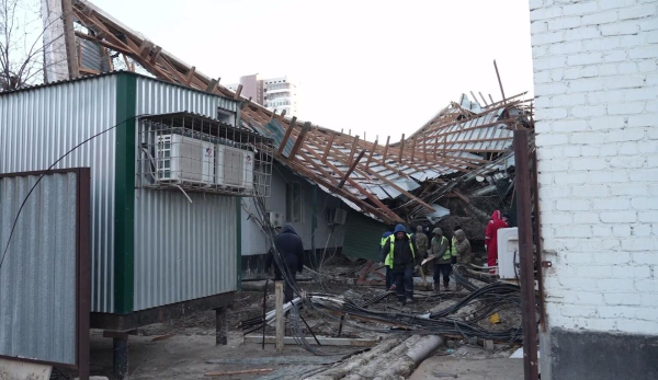 Непогода и закрытые дороги вынудили жителей Атырау пересесть с автомобилей в поезд Непогода и закрытые дороги вынудили жителей Атырау пересесть с автомобилей в поезд