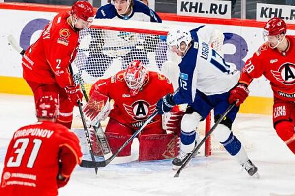 "Барыс" на выезде победил "Автомобилист" 