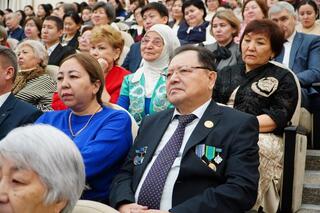 Аким Акмолинской области встретился с населением города Кокшетау