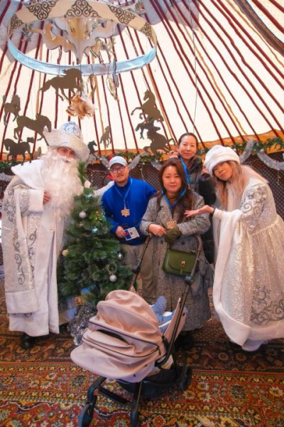 Театр под открытым небом и экоёлки: в Алматы прошёл новогодний фестиваль Театр под открытым небом и экоёлки: в Алматы прошёл новогодний фестиваль