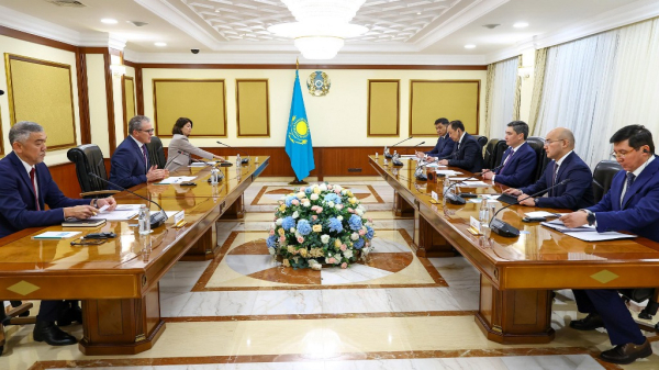 Олжас Бектенов поручил проработать предложения инвесторов в обрабатывающей отрасли