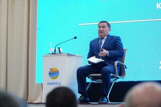 Аким Акмолинской области Марат Ахметжанов встретился с жителями Ерейментауского района Аким Акмолинской области Марат Ахметжанов встретился с жителями Ерейментауского района