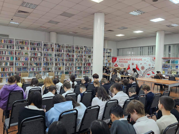 Российскую электронную библиотеку на планшетах представили в Астане 