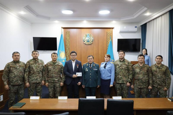 Житель столицы награждён за спасение человека, провалившегося под лёд