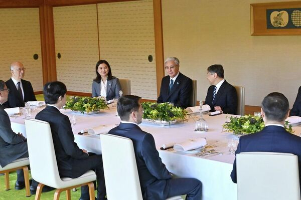 Токаев встретился с императором Японии Нарухито Токаев встретился с императором Японии Нарухито