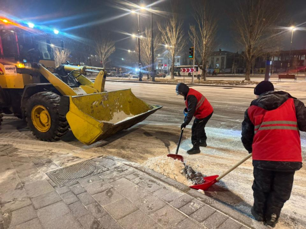В Астане коммунальные службы работают в усиленном режиме из-за снегопада В Астане коммунальные службы работают в усиленном режиме из-за снегопада