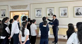 Школьникам города Косшы представили историю становления дипломатии независимого Казахстана