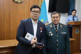 Житель столицы награждён за спасение человека, провалившегося под лёд