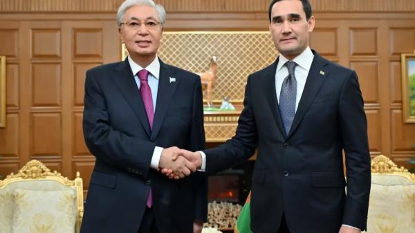 Токаев провёл встречу с президентом Туркменистана
Токаев провёл встречу с президентом Туркменистана