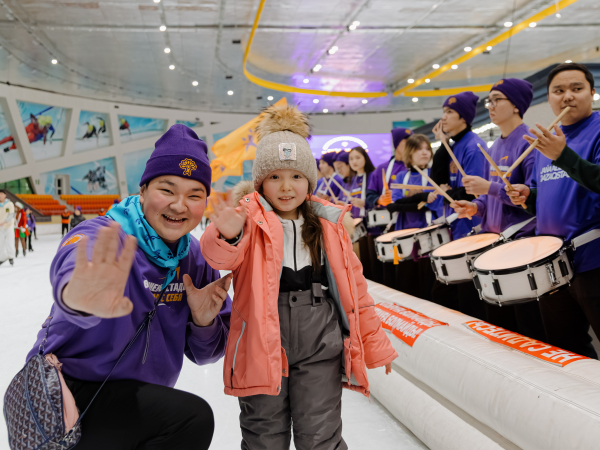 
"Задай новый ритм &ndash; Мейірімді бол": активисты "Жаңа адамдар" провели новогоднюю акцию для детей, оставшихся без попечения родителей&nbsp;
