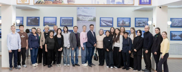 Российскую электронную библиотеку на планшетах представили в Астане 