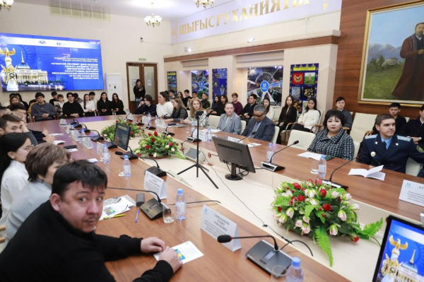 Круглый стол в ВКО объединил судей, юристов и студентов-правоведов Круглый стол в ВКО объединил судей, юристов и студентов-правоведов