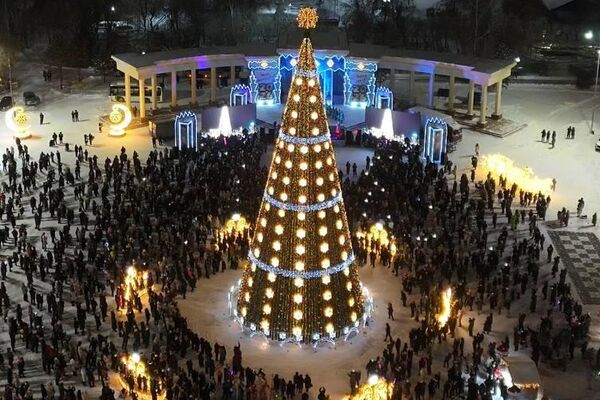 Как зажигали елки в регионах Казахстана 