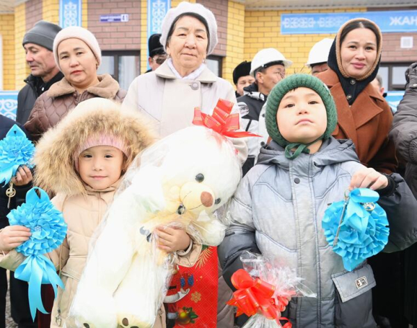 В Казалинском районе очередникам вручили ключи от жилья