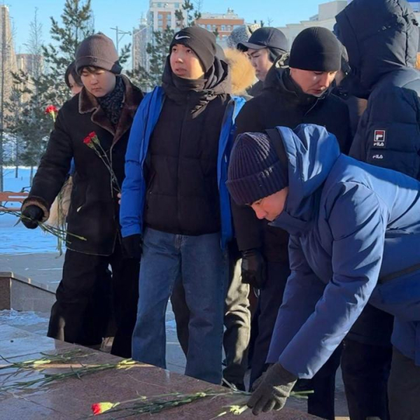 Воспитанники &laquo;Жас сарбаз&raquo; почтили память Бауыржана Момышулы