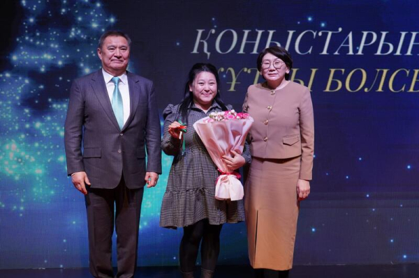 В новую квартиру &ndash; в Новый год: очередникам Косшы вручили ключи