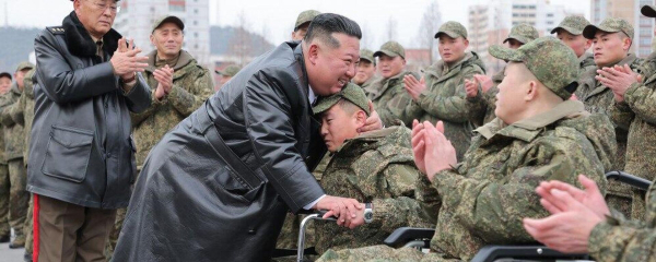 Ким Чен Ыну показали планы тайных подводных вооружений