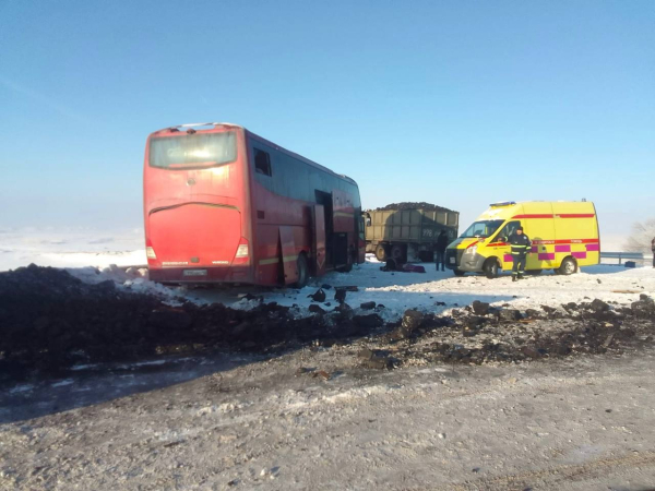 
Пассажирский автобус и грузовик столкнулись на трассе Алматы &ndash; Усть-Каменогорск, погиб человек
