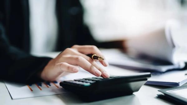 "Налоговая амнистия": кому из казахстанцев спишут штрафы и пени
"Налоговая амнистия": кому из казахстанцев спишут штрафы и пени