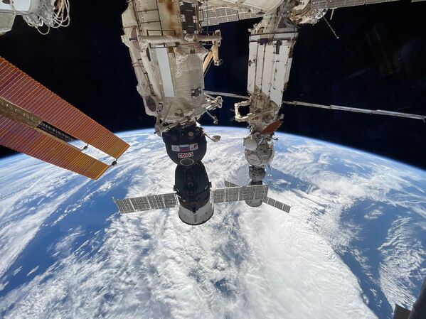 Межзвёздный объект 3I/ATLAS и туманность-бабочка: самые необычные космические фото - 2025