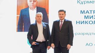 В Восточном Казахстане наградили профессионалов года В Восточном Казахстане наградили профессионалов года
