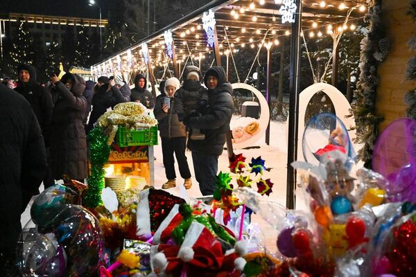 Как зажигали елки в регионах Казахстана 