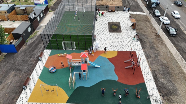 Алматинский район Астаны масштабно обновили: дворы, дороги и парки