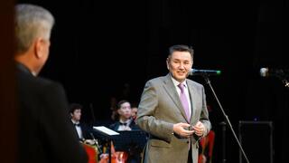 В ВКО состоялся концерт Заслуженного артиста РК Вячеслава Ткача