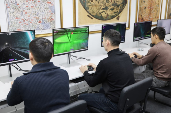 Спецподразделение «Бүркіт» Национальной гвардии осваивает FPV-дроны Спецподразделение «Бүркіт» Национальной гвардии осваивает FPV-дроны