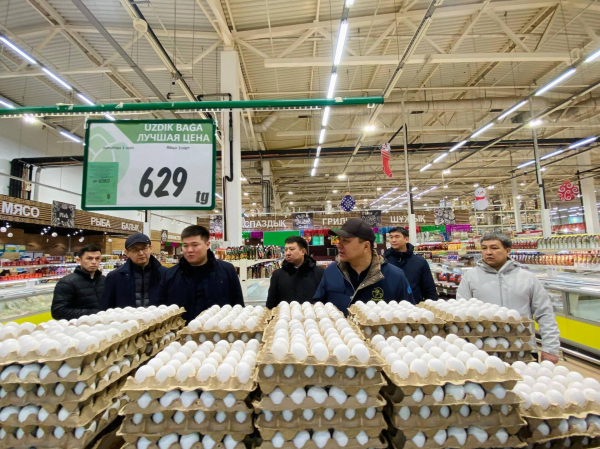 "Дефицита нет" - министр Арман Шаккалиев обошел торговые сети Астаны