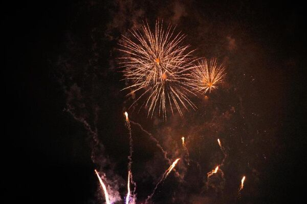 Салютами встретила Астана новый 2026 год