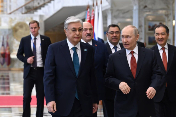 20 зарубежных поездок в 15 стран совершил Токаев в 2025 году 