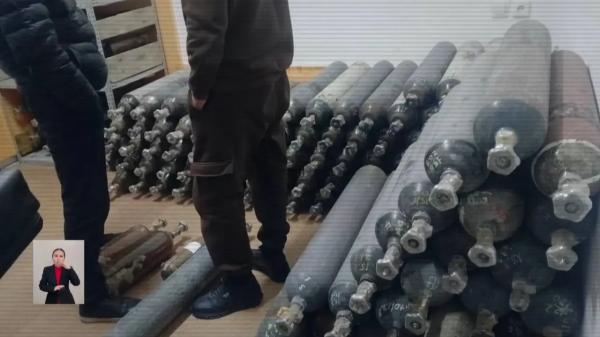 Склад с баллонами "веселящего газа" накрыли в Шымкенте
Склад с баллонами "веселящего газа" накрыли в Шымкенте