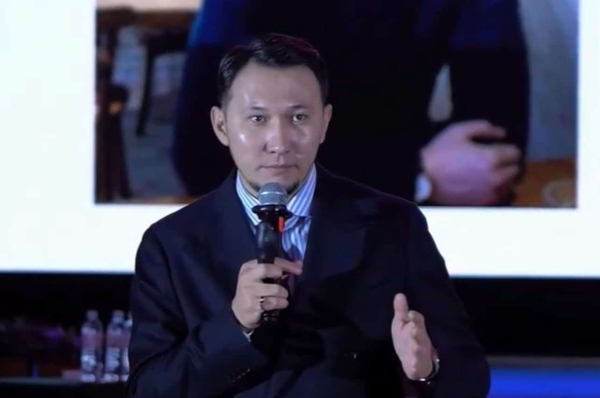 Высказывания казахстанского коуча в адрес матери особенного ребёнка вызвали волну критики в сети